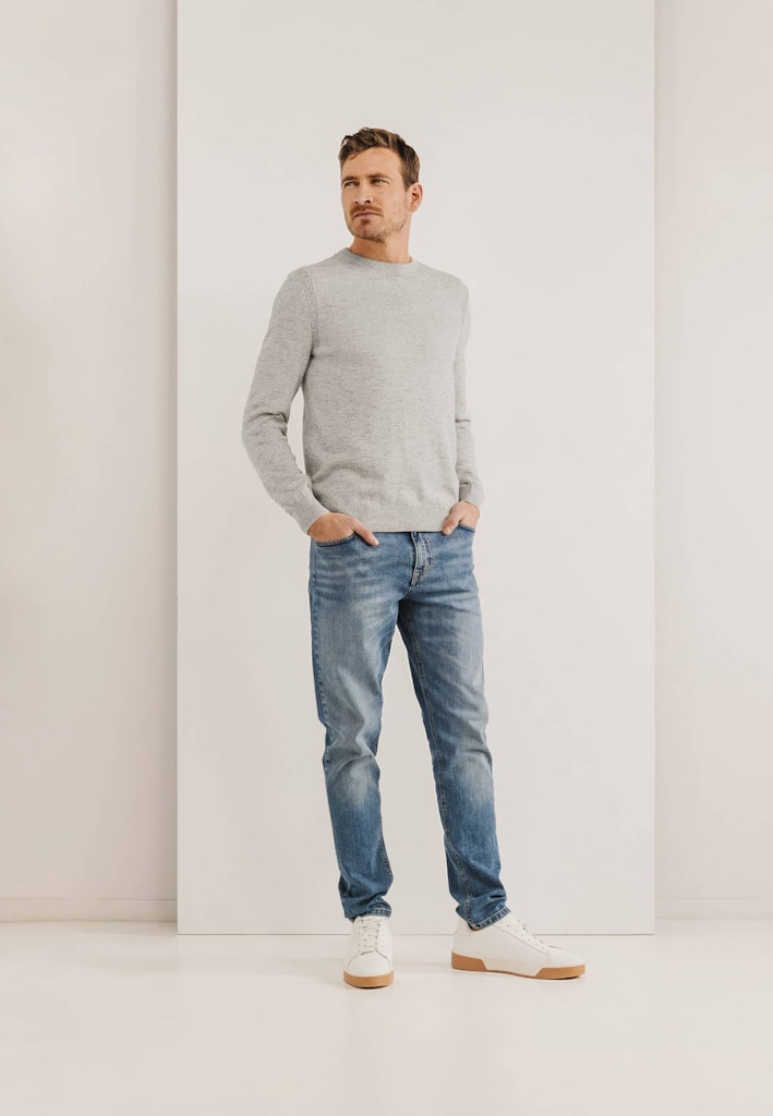 C-neck knit chine